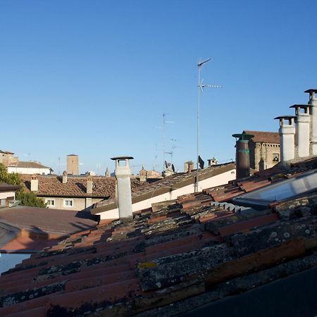 Corte Cavour. Una mansarda nel cuore della città Ravena Exterior foto