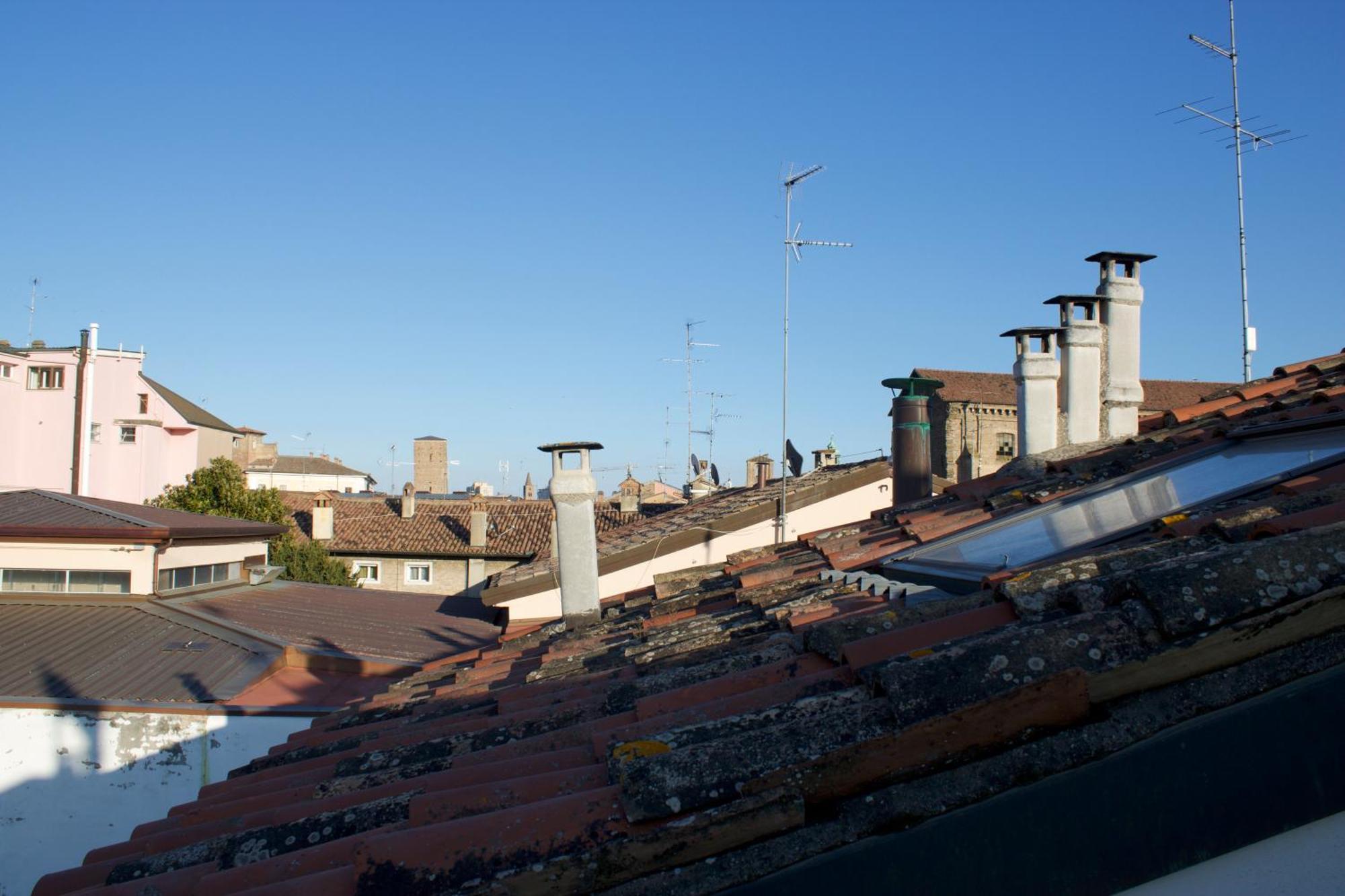 Corte Cavour. Una mansarda nel cuore della città Ravena Exterior foto
